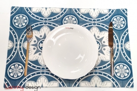 Set of 4 blue/white placemats printed with Anciennes-Sol pattern